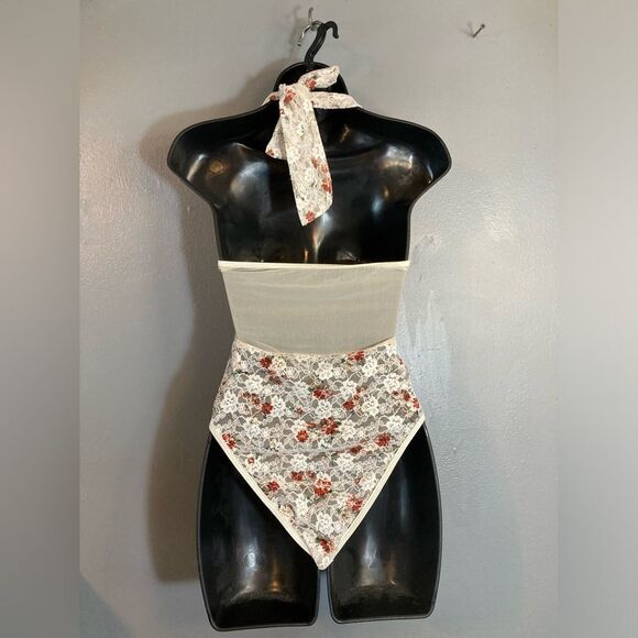 Cream floral lace bodysuit - Picture 4 of 6